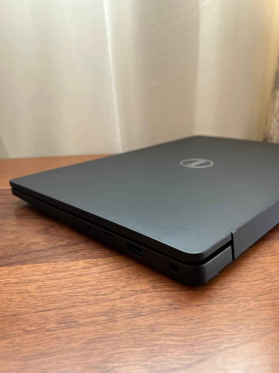 intel cori 7 المعالج

الجيل : الثامن

intel UHD GRAPHICS 4GB  : كرت الشاشة

8GB DDR4 : الرام

SSD 256GB M.2 : ) الذاكرة ( الهارد

الشاشة : حجم 14.3 حوافها جدا ناعمه دقتها تشغل 4K ضد التوهج ips فدشي كلش راقي.

المميزات:

اللابتوب جدا سلم ووزنه خفيف

كيبورد ضوئي

الشاشة حجم 14.3 بحواف ناعمه جدا.

اللابتوب جيل حديث ومعالج 17 احسن فئة بالمعالجات .

منصب عليه وندوز 10 برو مفعل مدى الحياة.

منصب عليه اوفس مفعل مدى الحياة .

كيبورد عربي انكليزي ليزري ضوئي .

الابتوب احلى من الصور 

سبب البيع تطوير احدث 

ملحقات فقط شاحن

مكاني بغداد كرادة 

بي مجال حك الجيه بغداد, العراق


**إذا كنت صاحب هذا الإعلان وتريد حذفه لأي سبب، رجاءا أرسل رسالة إلى الدعم الفني**