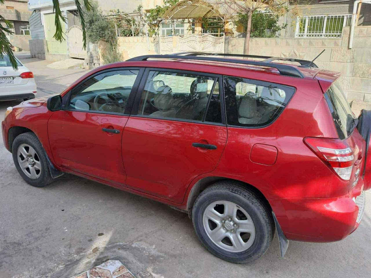 تويتا رافور  ٢٠١٢  به ناوي خومه وه يه سنوى تاكو ٢٠٢٩  نويه  ته نها دوونيوجاملغى  دواوه ي سبوخه
 جه ميكى بجوكى  دواي هه يه هجي تري  نيه هيج مسروفيكى نيه زور تو ندو توله  هه موو شتى به شه رت
گيرو مه كينه به شه رت.  سعري ١١٥$
له كويه م. 
***********
*********** كويسينجاك, أربيل
