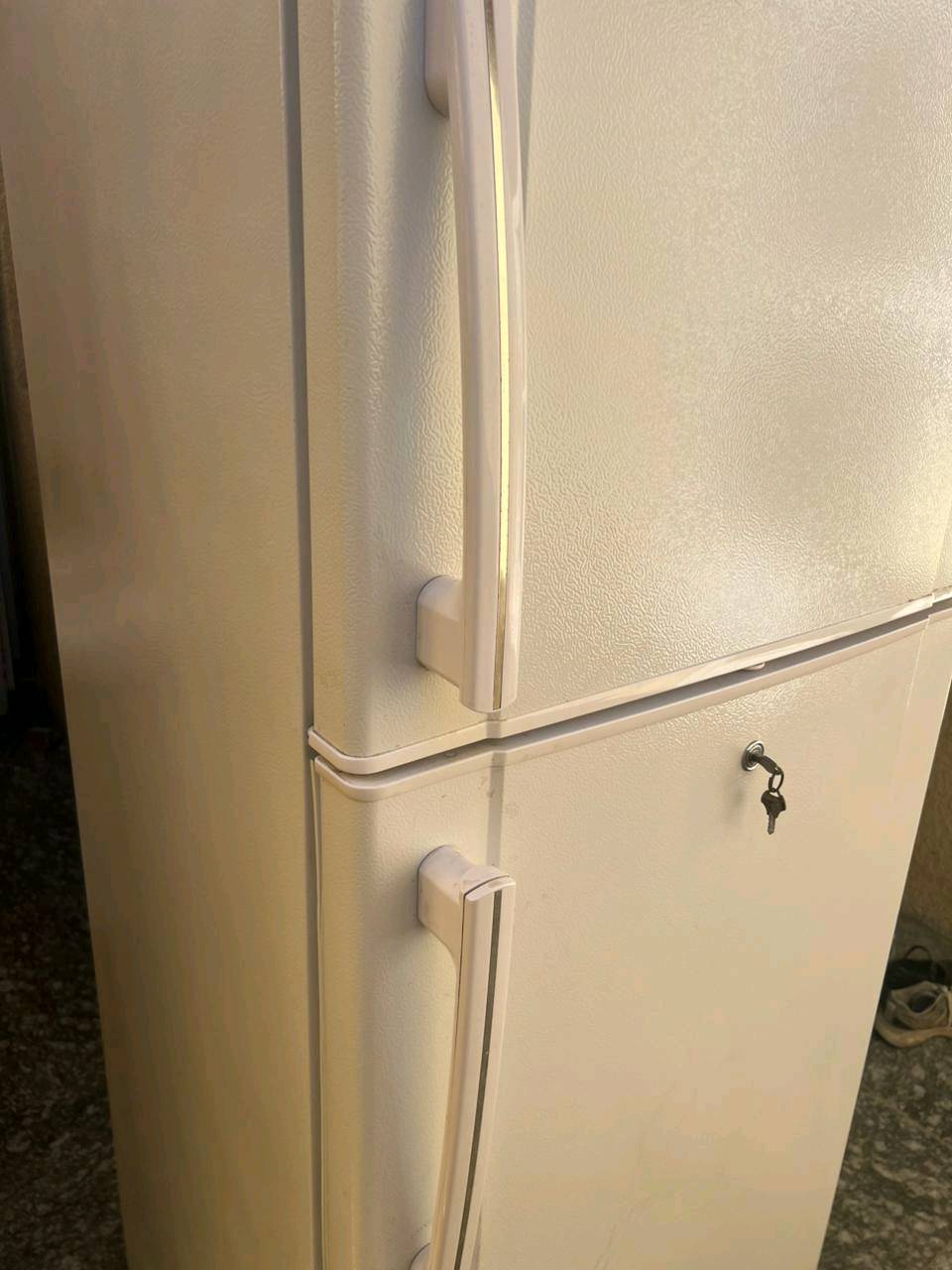 ثلاجه حجم كبير ثلاجه ماداخله اي تصليح مكاني كوفه ثلج خير من الله 