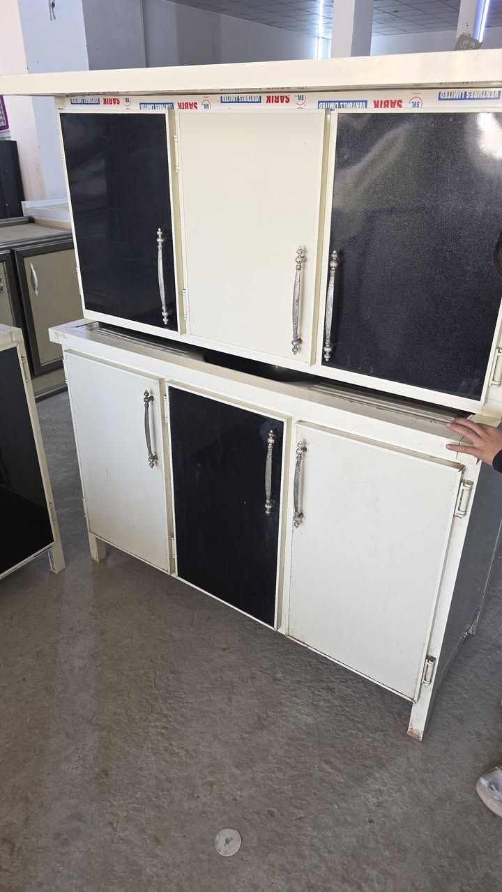 كاونتر للبيع مستخدم سيت 4قطع متروربع سنگي والمعلق مالته ومترين والمعلق مالته السعر ب335العنوان كربلاء حي العامل نهاية 🔚 السوق الاخير قرب جامع اهل البيت معرض بركات ال محمد عليهم السلام والتحيه هاتف 📞 ***********
