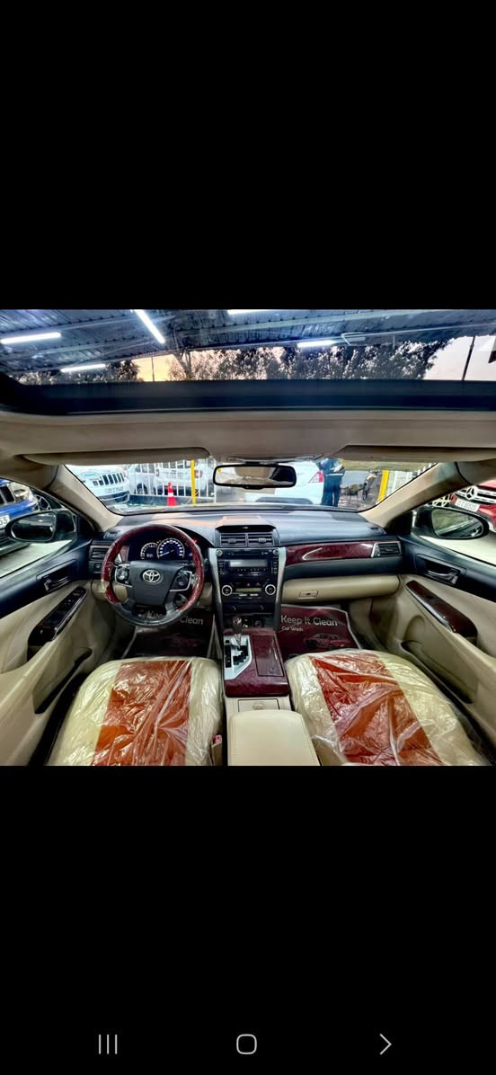 سلام عليكم ورحمة الله وبركاته 
عندي تيوتا كامري موديل 2012
خليجيه محرك 2500 4 سلندر
موصفات سياره سلايت طكتين 
كشنات تتفئه وكهرباء تحكم جهتين 
داخل عسلي صاج ملكي اربعه دسك 
سياره عليه ادامه كامله سياره 
تخم تاير جديد اصلي منضومت زينون 
سياره بيه 3 قطع كلير فقط بدون 
دكت جاكوج وبيه جراد بصيط كلش 
فقط مكاني بغداد الدورة اي ستفسار 
الخاص مفتوح او هاذا رقمي 
***********
بيع او مراوس حسب القناعه
