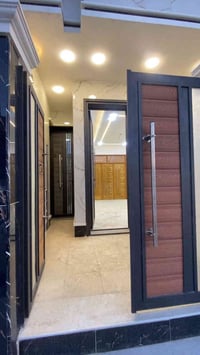 يا الله  مشتمل للبيع مساحة 100متر حديث غير مستعمل في الشعب مقابل جامعة...