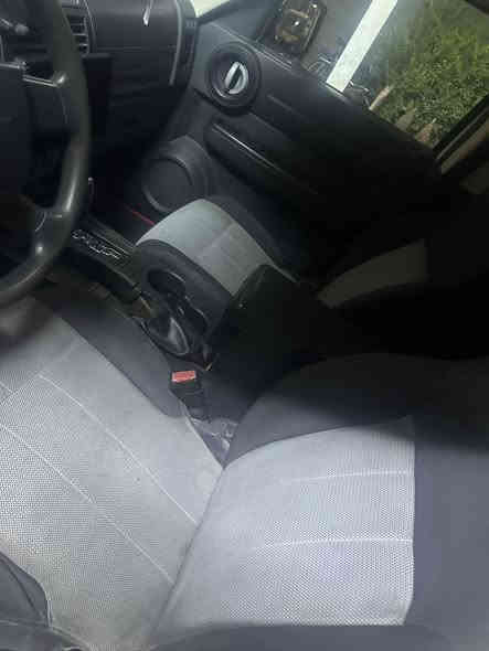 السلام عليكم دوج نترو سياره مكفوله كير ومحرك وخير من الله السياره نضيفه ما عوزه برغي رقم إنكليزي تحويل ثاني يوم ما بيه لا ضربه ولا خياس لا جارده مديل ٢٠٠٧ ما نقصه شيء ترايك وين ما يعجبك السعر ٩٠ مكانه بغداد رقم الهاتف ***********
