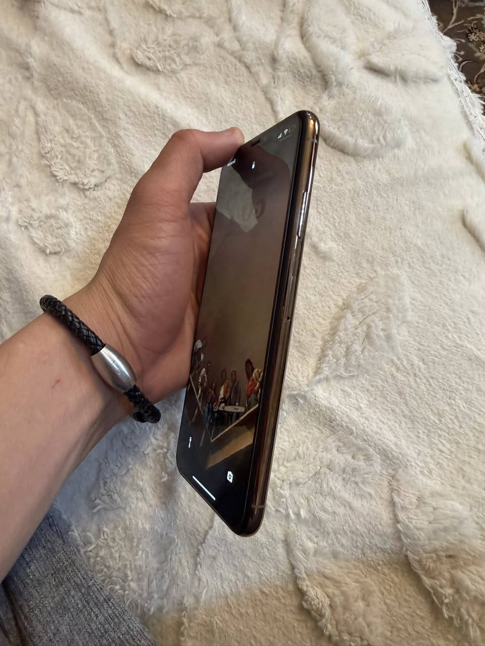 ايفون اكس اس ماكس 512g نسخه الرومانيا اندر نسخه بالايفون لون ذهبي الجهاز بطاريه ١٠٠ مبدله وفيس ايدي يشكل الجهاز كلش نظيف وعابر مرحله النظافه كلشي شغال الجهاز السعر ٢٨٠ وبي مجال بسيط مكاني بغداد العامريه رقم الهاتف ***********
