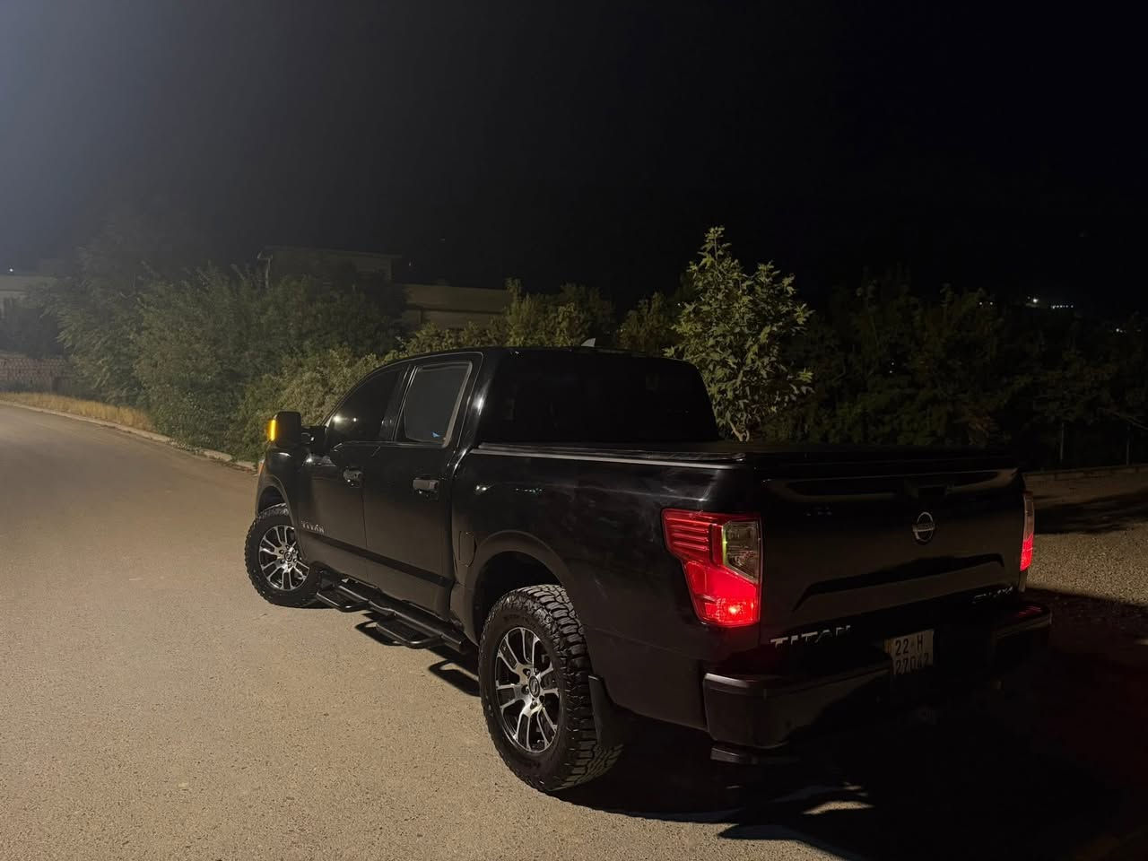 سلام عليكم .
نيسان تيتان 2022 فئة SV للبيع . 

رقم السيارة اربيل الجديد تحويل ثاني يوم . 

السيارة مواصفات SV ✅

١ - محرك 5600 ثمانية سلندر 

٢ - السيارة فور ويل

٣ - كير تعليك 9 سرعات 

٤ -  اشاير بالمري . 

٤ - بصمة ابواب . 

٥ - بصمة تشغيل . 

٦ - مقاعد رصاصي واسود. 

٧ - جام ( كهرباء ) اوتوا  . 

٨ - مري كهرباء . 

٩ - شاشة كبيرة تدعم نظام الكار بلي و نظام الاندرويد اوتوا 

١٠ - تحكم مقود جهتين . 

١١ - مانع اصدام امامي .

١٢ - مانع اصدام خلفي .

١٣ - توقف ذاتي اوتوا هولد . 

١٤ - تبريد قطعتين . 

١٥ - تحديد مسار . 

١٦ - نقط عمياء . 

١٧ - مانع انزلاق . 

١٨ - تايرات جبلي USA كاتم . 

١٩ - شاشة عداد رحلات . 

٢٠ - السيارة ماشية 49000 ميل . 

‼️السيارة كلش نظيفة ومتعوب علية يعني تاخذه ما تصرف علية ربع السيارة كاملة للاخيرر  . 

📍مكان السيارة صلاح الدين . 

📞الهاتف ***********
