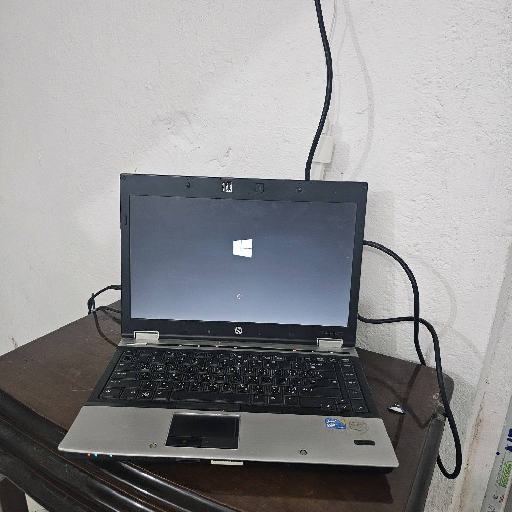 حاسبة hp نظيفة وشغالة مابيها شي فقط تحتاج بطارية تبديل  سعرها 130 مكاني حلة طريق كربلاء شارع سيد علي رقمي ***********