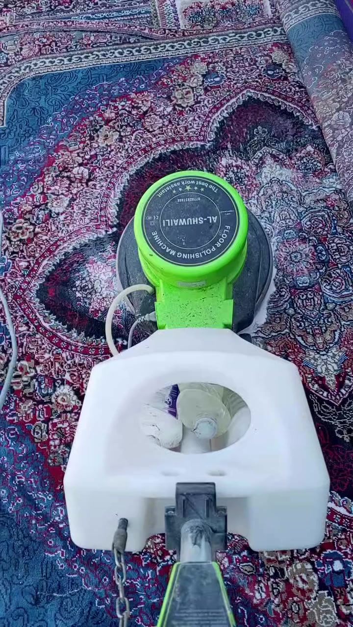 السلام عليكم لدي غسل جوالي وغسل بطاطين وغسل تخامه مكاني حي العسكري وسكل***********
