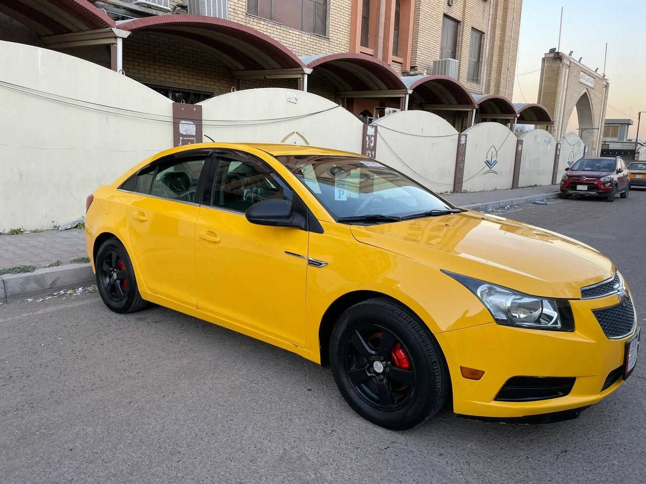 السلام عليكم للبيع فقط شوفريلت كروز 2012 محرك ١٨٠٠ المرغوب كير اوتماتيك ٦ نمر رقم بغداد وارد امريكي ضررها باب الخلفي مصلح نفسه بدون تبديل بجم كبس تخم تاير جديد وباتري جديد ادامه كامله اي عطل مابيها بحيث السيرفس طافي تبريد ثلللج صدر خلفي امامي جديد شاشه تاب كامره تحكم ستيرن مدوشم ارضيه وسقف ويل كب بلادي السياره جاهزه من كل شي ونفس الصور الف ماينصرف عليها اي شي غير الصور اتعاتبني السعر 83 مكاني
البصرة شط العرب وهذا رقمي ***********
