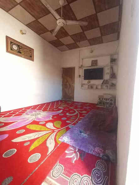 بيت ركن للبيع
‏المكان: الحلة /البكرلي
‏سند 25 
‏المساحة: 124 م²
‏البيت طابوق وصب كونكريت
‏يحتوي البيت على استقبال وغرفة نوم وصالة ومطبخ وصحيات وحديقة ومساحة كراج للسيارة.
‏الأرضية سيراميك والسطح فرشي
‏رقم التلفون: ***********
السعر: 70 مليون قابل للتفاوض، (بي مجال). حلة
