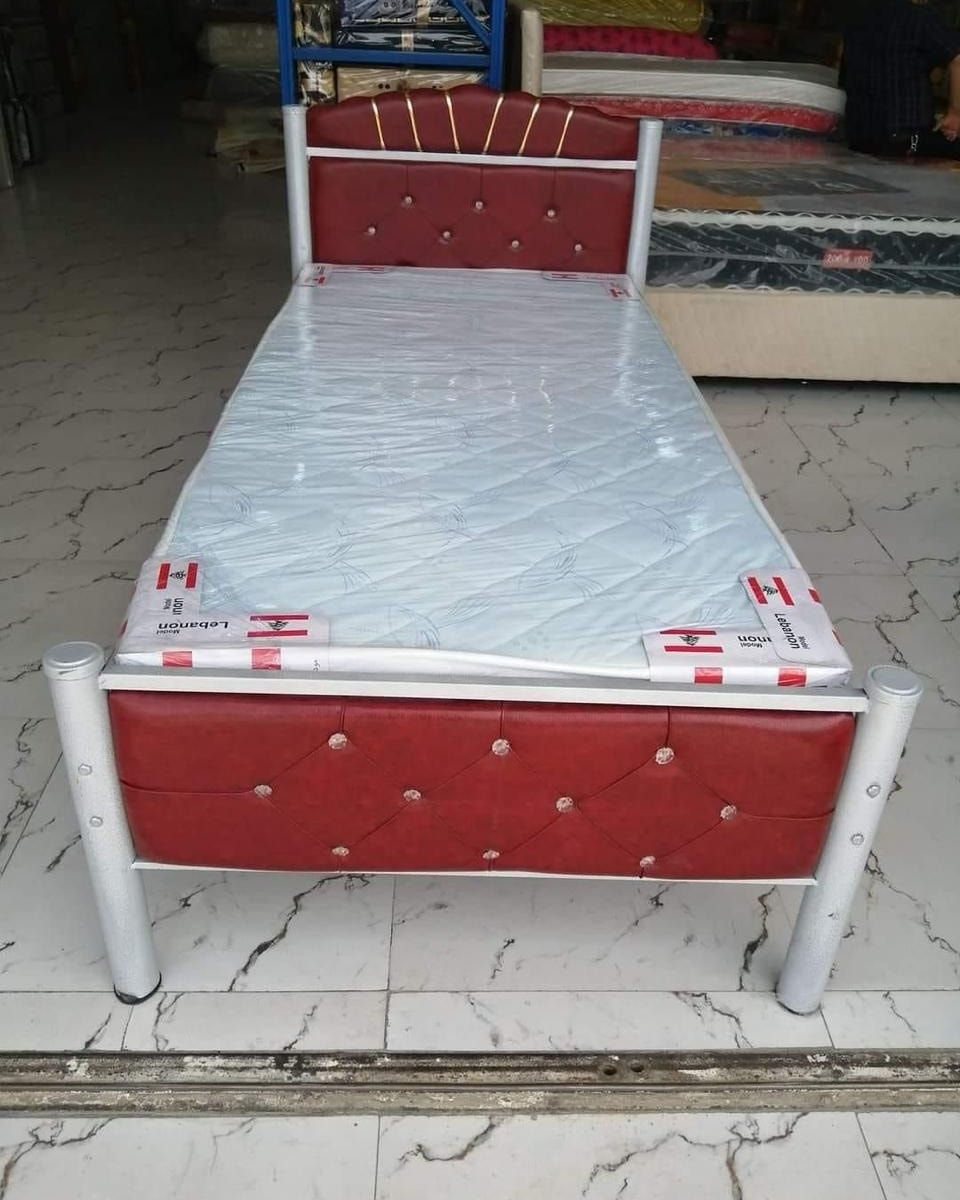 سرير نفر 

 سرير حديد قوي وجاهز للاستخدام.

قياس السرير 90*190سم

مناسب للي يدور شي مرتب بسعر مناسب.

 السعر 70
متوفر خدمه توصيل


**إذا كنت صاحب هذا الإعلان وتريد حذفه لأي سبب، رجاءا أرسل رسالة إلى الدعم الفني**