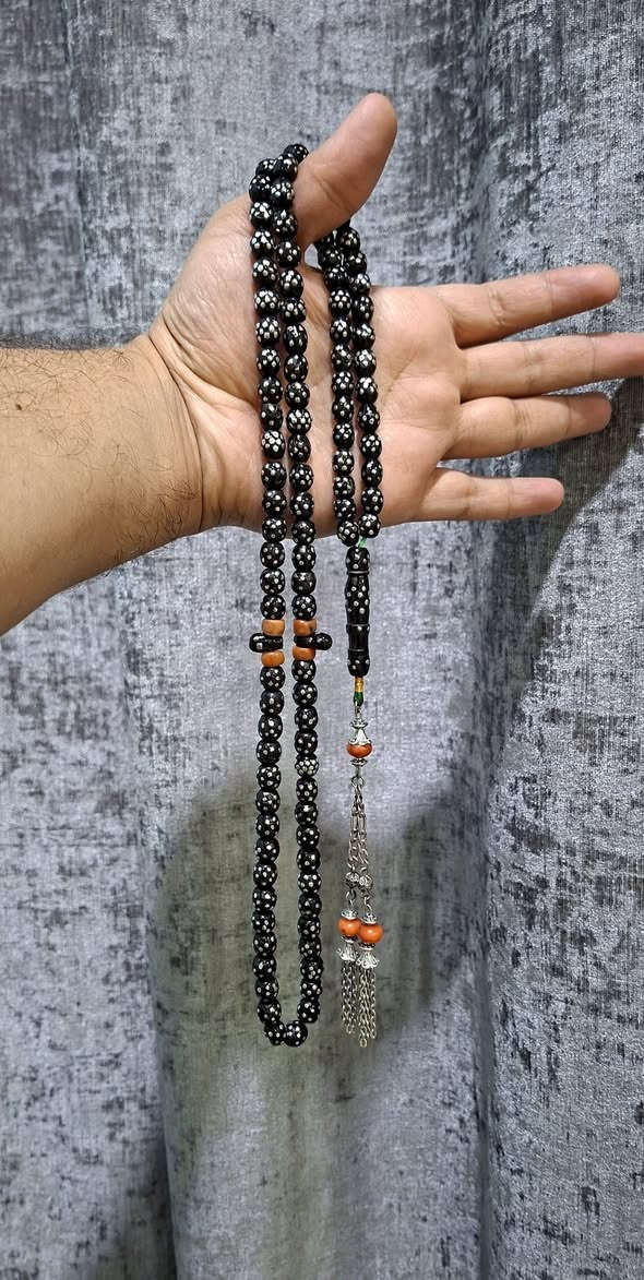 يا الله..  🤲🌹
سبحه ( 📿 ) يسر حجازي مكاوي  قديم ...
العدد 101 نضافه فوووول نضافه تامة 1 على 1… 
وزن السبحه الوزن 77 غرام صافي خشنه… 
 فواصل 4 مرجان توسي قديم مع 3 مرجان بلكروشه … 
  
ملاحظه 💢 ابيع شرط حجازي مكاوي قديم … 

الشراي فقط يتواصل خاص ... 
ما راوس بيع فقط احبتي الغالين ...

 تواصل واتساب او على رقم ***********..
يوجد توصيل كافه محافظات العراق. 🚛...
