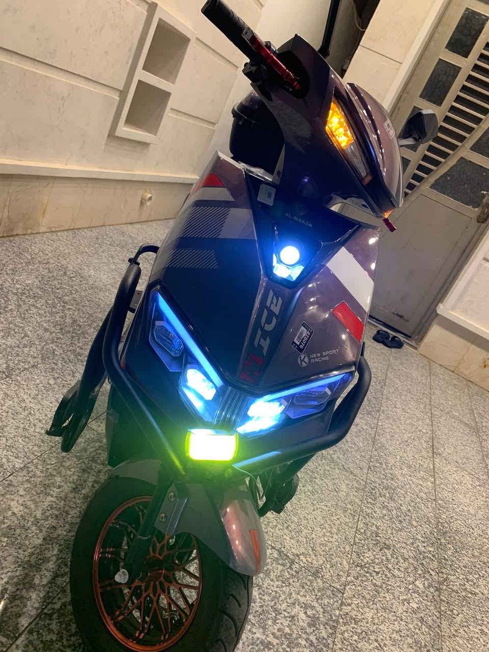 للبيع دراجه شحن (شبح)شركة الماسة موديل ٢٠٢٥
ماشيه2000 الف ست بطاريات ٣٢آمبير بطاريات كلهم فووول وعالفحص دراجه مستخدمه اقل الشهرين فول مواصفات تحكم أربع سرعات قفل سرعه نضام Rرجوع للخلف لايت زنون عالي ناصي عدسات اشاير امامي خلفي لد يدات بريك رياضي سويجات ثنين كرتات ثنين بصمات ثنين سرعه ٩٩حقيقيه منفذ شحن us

للاستفسار :***********
