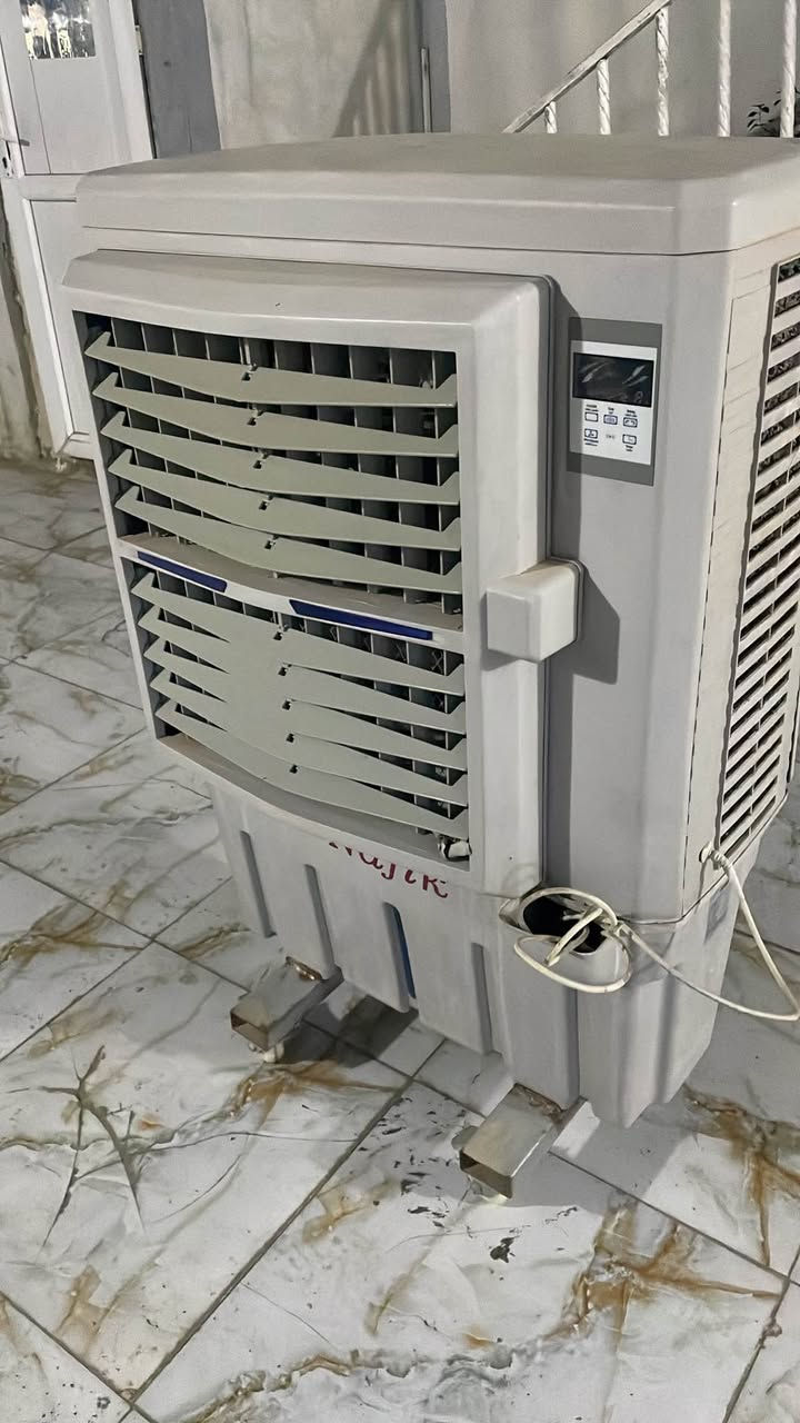 كنفيرة اخت الجديدة شرط مامستخدمة هوايِ نضيفة اي عيب مابيها تشتغل على 3 سرع وياها كارتون مالتها جديد سعر 140 بيها مجال . كركوك, العراق


**إذا كنت صاحب هذا الإعلان وتريد حذفه لأي سبب، رجاءا أرسل رسالة إلى الدعم الفني**