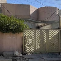بيت للبيع مساحه ١٠٠ واجه ٥ ونزال ٢٠ المعالف شارع دكتور حافظ مقابيل مدر...