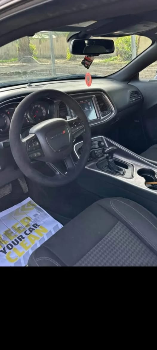 جالنجر موديل 2021 
موصفات عتياديه SXT 
مكينه 3600 
كير مكينه مكفولات حته من الفتح حداديه 
تبريد كفاله
سياره بسمي شرط التحويل رقم جديد  دولي سياره جاهزه
السعر 143 
مكاني بابل قضاء الهاشميه 
***********
بيه مجال نشاء الله
