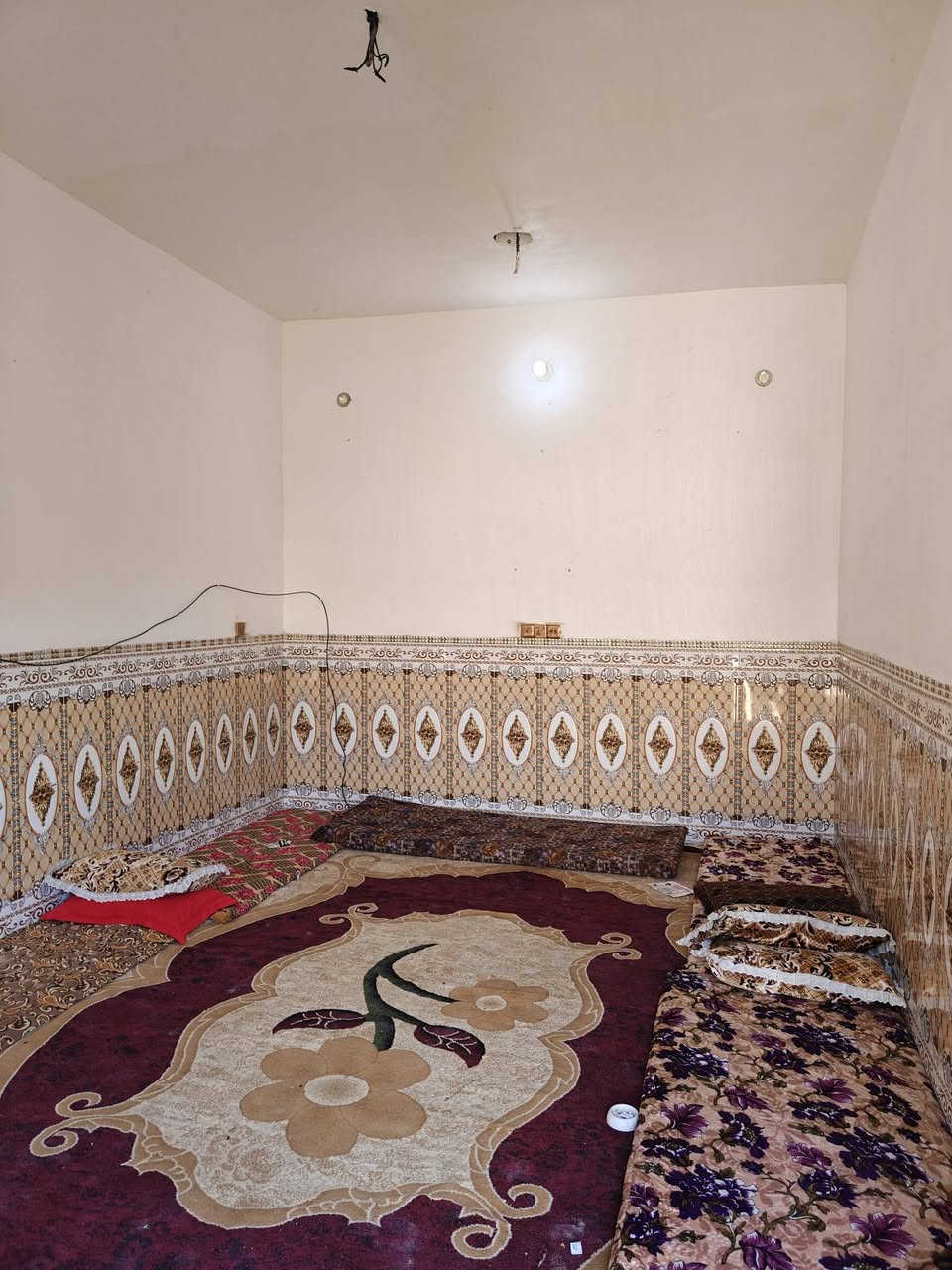 مشتمل 130م  زراعي ماشي بي معامله تطويب
الفلوجه  خلف مجمع الرحاب السكني للبيع مئجر حالياً 
نقص بيتونه وارضيه 
السعر 38  وبي مجال 

(***********) واتساب
