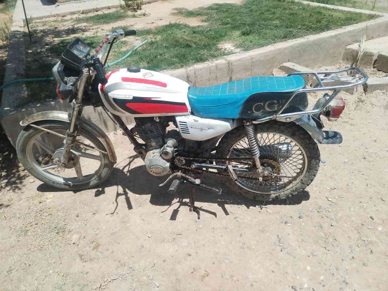 #للبيع
جني محرك 200 نشاط فول كهربائيات شغاله بس يعوزو باتري تايرات نضاف حيل السعر 250 وبي مجال ويرهم مراوس بجهاز هونر x9c الشراي يجي خاص او يتصل ***********
