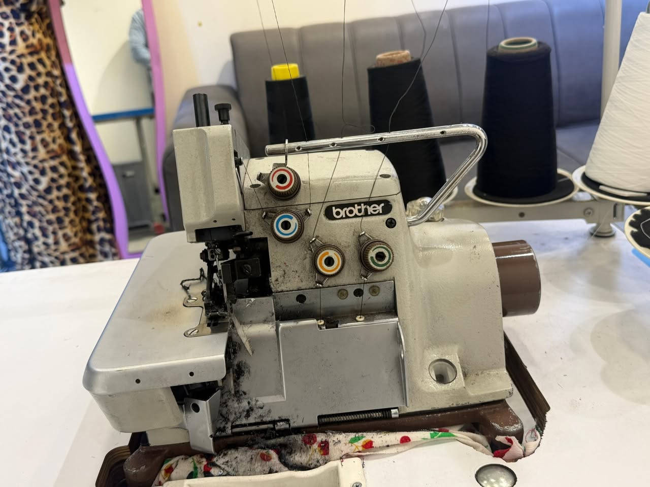 #مكينة خياطة  #نوع  #SGجمسي 
#مستخدمه قليل 
#السعر  250 الف بي مجال 
العنوان : بغداد - #الحريه - قرب #اسواق زيتونه 
#الي يريده يتصل بالرقم 
‏‪0774 196 8336‬‏
#واتساب #واتساب #واتساب 
يرجى متابعة الصفحه ( طلب صداقه ) 
#ليصلكم كل ماهو جديد 
#نعمل لخدمتكم 
#علي البابلي 
#مستعدون لبيع كافة #الاثاث + #الاجهزه   + #مكائن خياطه + #اثاث  كوفي   #اثاث مطعم 
للاستفسار الاتصال بالرقم 
‏‪0774 196 8336‬‏
#واتساب #واتساب #واتساب
