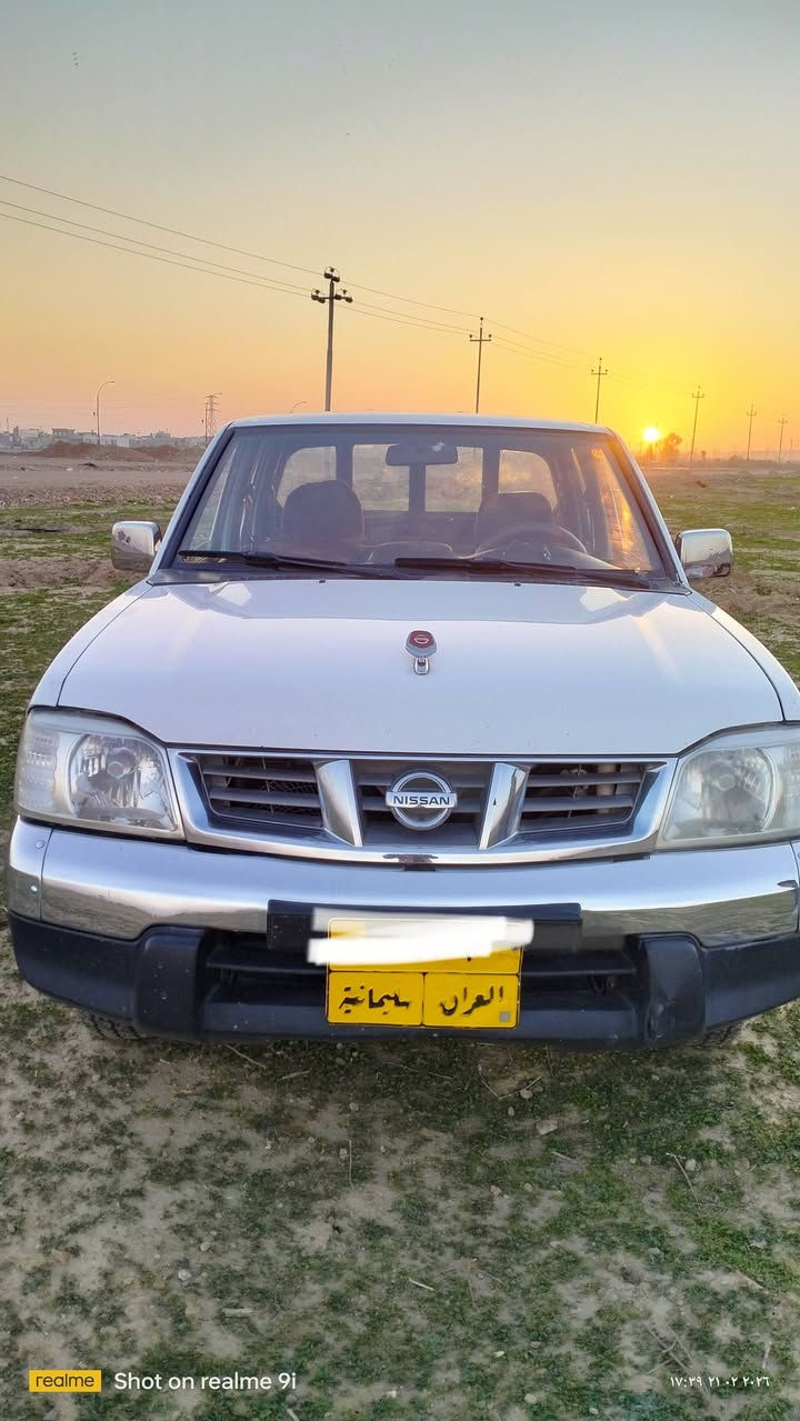 ئةم سةيارة بؤ فرؤشتن مالي دؤستة بؤياخي ئةوةية كة لة سؤنةرةكة دامناوة بةشةرتي گير و  مةكينة جوار تايةي لؤكي لة بنة مؤديل2008 سةنةوييةكةي ساليك بةسةر جووة بةشةرتي تحويل 
سعر 120و معاملة 
ژ .م ***********
