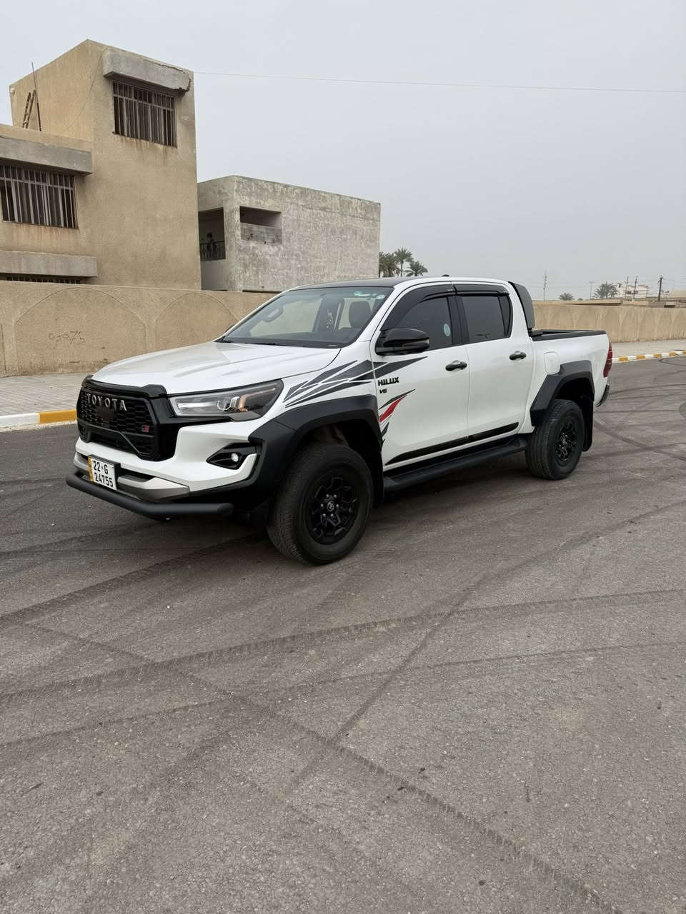 سلام عليكم تيوتا هايلوكس ساز سعودي جي ار 2024ماشيه 43000km  كفاله عامه عنوان بغداد للاستفسار اتصال على ***********
