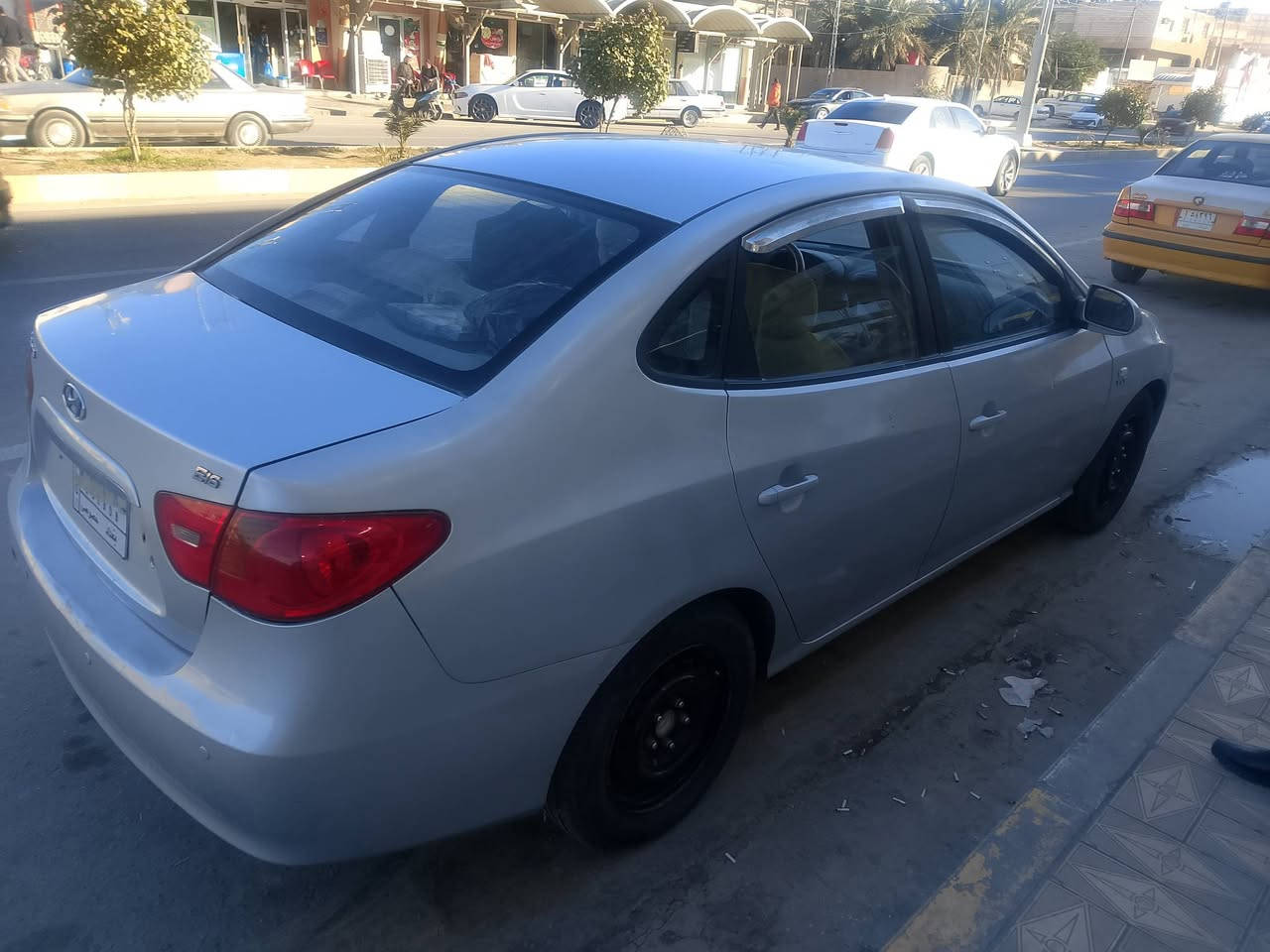 الاانتره للبيع مدليل 9 نظيفه مكينه جديده سياره جاهزه عوزه بس حداديه
شغل وطلع وين ماتريد   رقام وسنويه بيه بغداد بيه كصه .
 متومه لستفسار على رقم ***********
