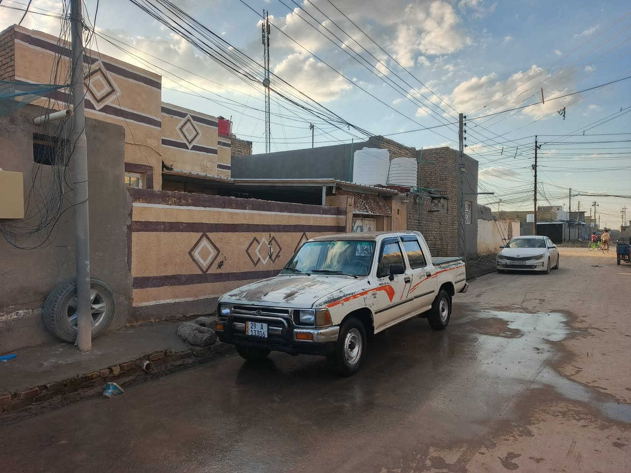 السلام عليكم تويوتا موديل 91 سياره مكينه كفاله ما بها اي نقص نهائيا علي بلاد رقم واسط دولي باسامينا السعر المطلوب 58 بها مجال بسيط جدا العنوان ذي قار الفجر ***********
