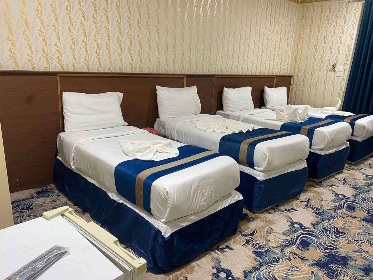 👍 على بركه الله نعلن برنامج البر 
لعمره مميزه 
🛑🛑 شهر رمضان المبارك عشره ايام منها بجوار الحبيب المصطفى صلى الله عليه وسلم وباقي الشهر في مكه المكرمه العزيزيه 
والسعر 🛑،(٨٥٠$) 🛑
📞 *********** او ***********
او مراجعه مقرنا بعقوبه مقابل كاتب العدل سابقا
