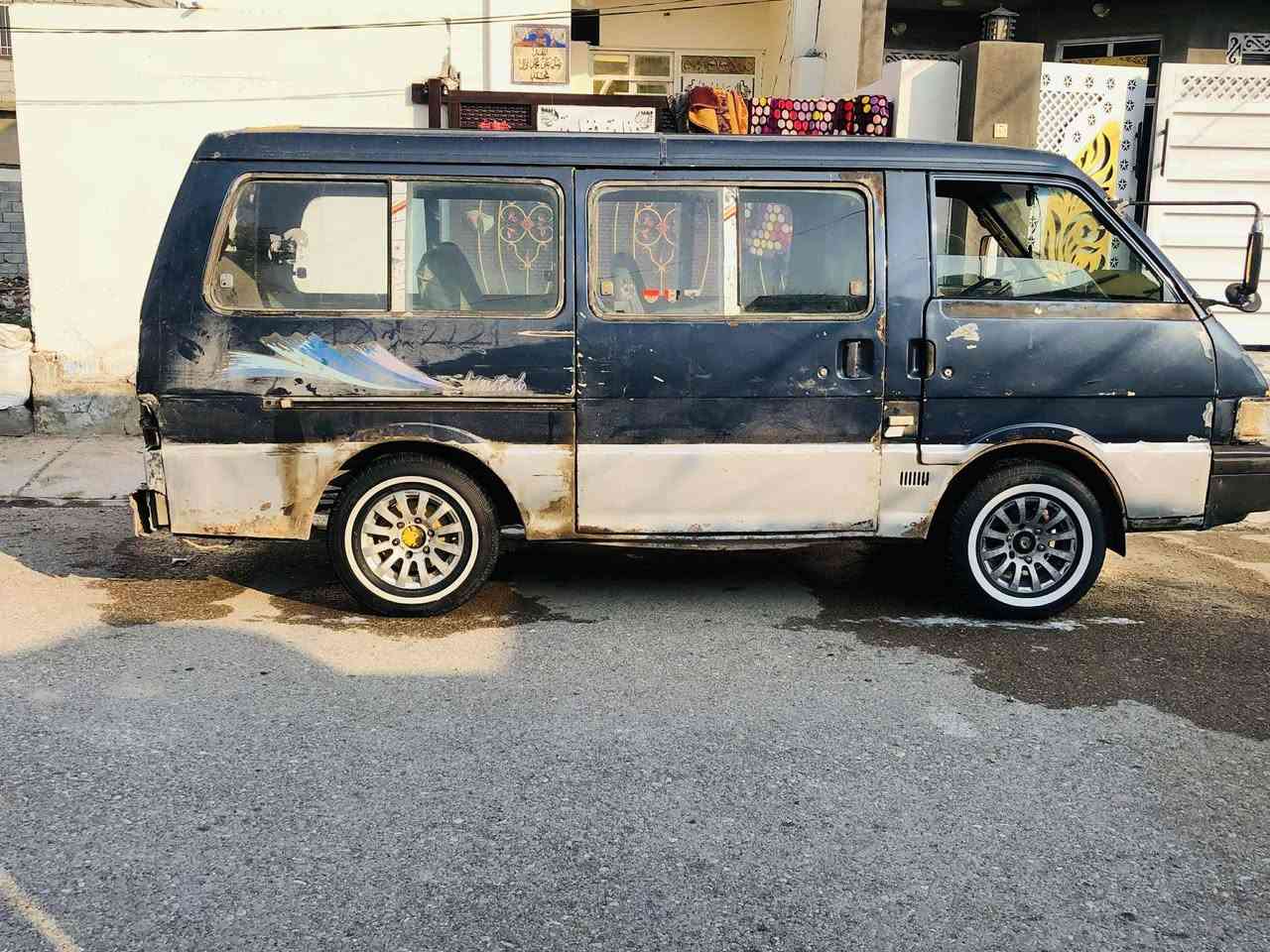 السلام عليكم كيا بستا موديل1994 حلوه صدر نص عمر تخم تاير بتري جديد سنويه صاقطه سنه مكينه كايمه شواصي كفاله تحويل مباشر السعر  25وبيه مجال ***********
