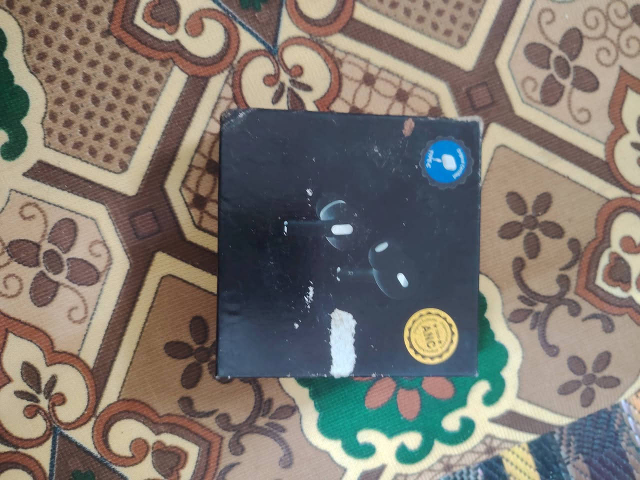 سلام عليكم عندي هاي ساعت عداد 2ويه سماع ايربود كلهم 25 رقمي***********
