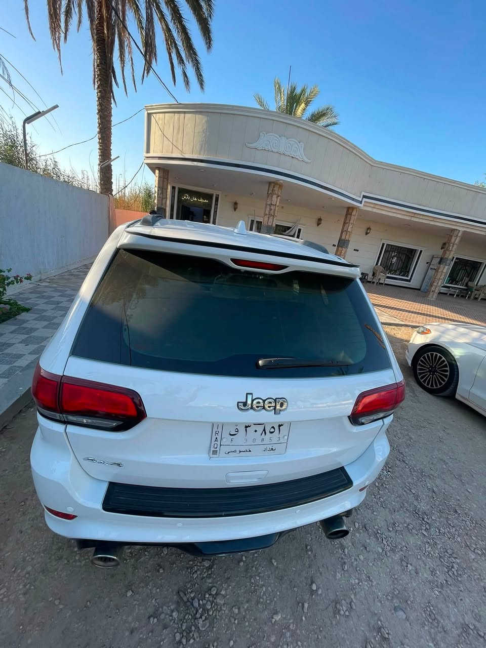 جيب ٢٠١٤ خليجي لمتد فول مواصفات
محدث srt  تحديث اصلي 
مكينة كير مامفتوحات 
تخم تاير جديد
صدر جاهز
صبغ جاملغ فقط وتكحيل بسيط بلباب 

السعر ١٩٥ 
مكانها بابل مشروع المسيب 

***********

