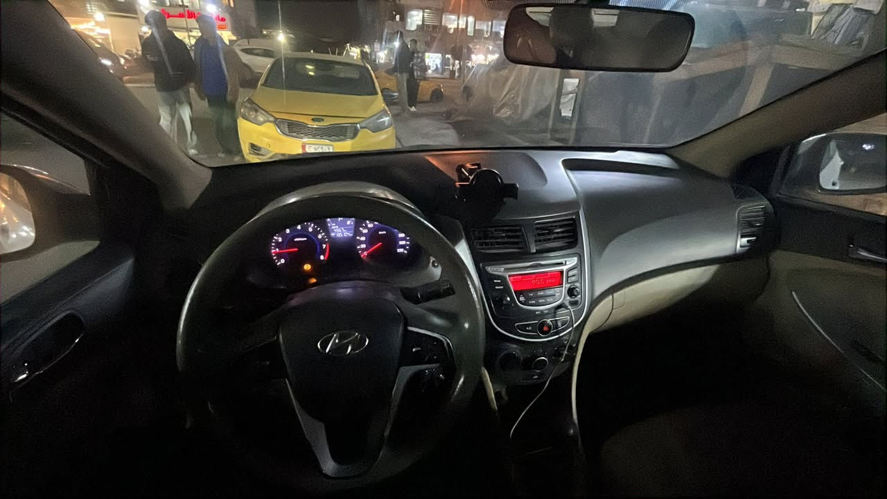 اكسنت خليجي 2012 
فول مواصفات
فئة بلو
تحكم ستيرن
4 دسك
اشاير بلمري
5 تجاوي
فتحة
تخم تاير جديد
باتري جديد 
مكينه كير صدر خير من الله
منضومه تبريد جديده
السنويه باسمي ثاني يوم تحويل 
السياره مبدل جاملغ امامي وقماره وباب خلفيه مصبوغه عام السعر 70 وبيهه مجال بسيط ***********
