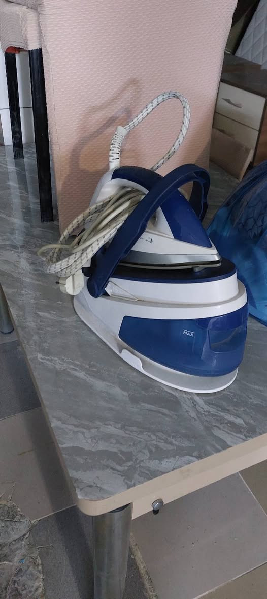 غراض بيت للبيع الاستفسار الاتصال ع*********** شارع سالم خلف شركه كورك قرب دائره كهرباء
