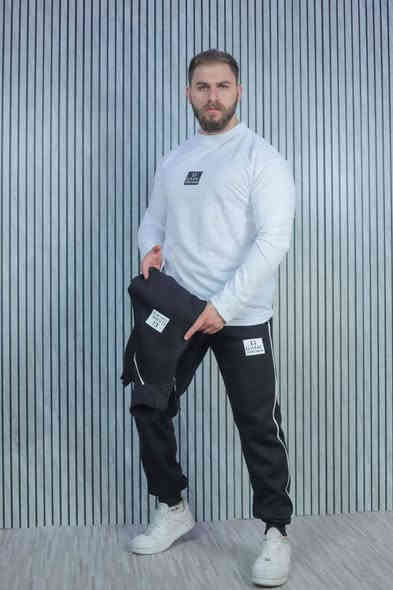 تراك رجالي ثلاث قطع 

خامة قطن مبطن  3 خيط عالي الجودة   

M. L. XL. 2XL. 3XL. 4XL. للحجز والاستفسار. واتس اب *********** بغداد
