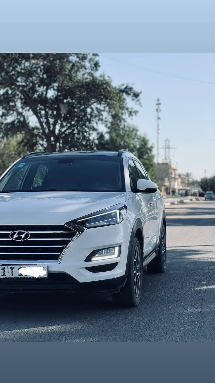 توسان 2019 خليجي فووول مواصفات
السياره جديده كلش مال بيت ماشيه 57 الف حقيقي 
  رقم بغداد الدولي 
كفاله عامه من الصبغ والحادث والتبديل 
بصمه 
بانوراما 
لايت خمس عدسات 
بك لايت لد 
كراسي ثنين كهرباء 
مري شفط 
والى اخره مواصفات الفول 
كير مكينه شرط عل وضع الشركه ممفتوح برغي بيهن 
السياره جديده واحلى من الصور 
وعليها ادامه من كلشي شرط فيت بم مال شركه لسه بيها  
السعر 208 وبيها مجال 
مكاني بغداد 
***********
