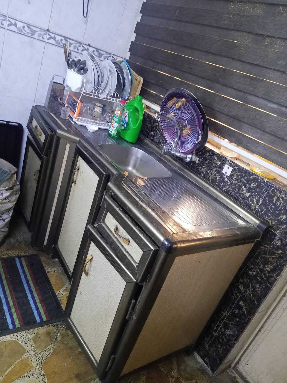 كاونتر المنيوم تسكام مستعمل بقياس2.50 م
والسنك 1.50 م 
للتواصل ***********
بغداد ____ الزعفرانية

