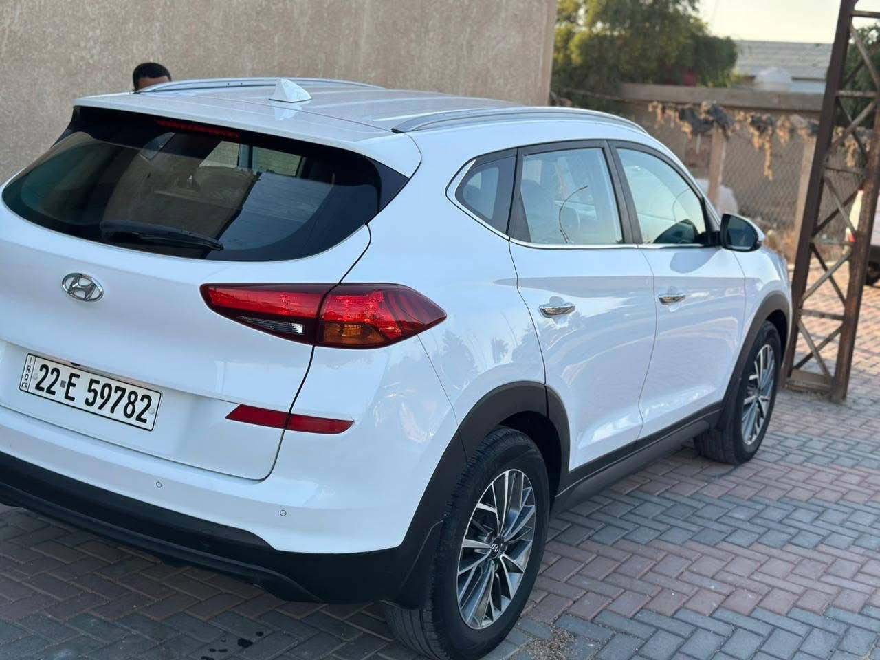 السلام عليكم // توسان خليجي موديل 2019 ماشيه 150 فول عده البانوراما رقم اربيل بأسمي تحويل مباشر هزه وبراد جديده فقط بارد كد شبر بل باب الخلفي دعاميه الاماميه صبغ وكم  رصعه خفيفات ما لاعب بيهن السعر 190 ورقه مكاني بغداد المنصور هاتف ***********
