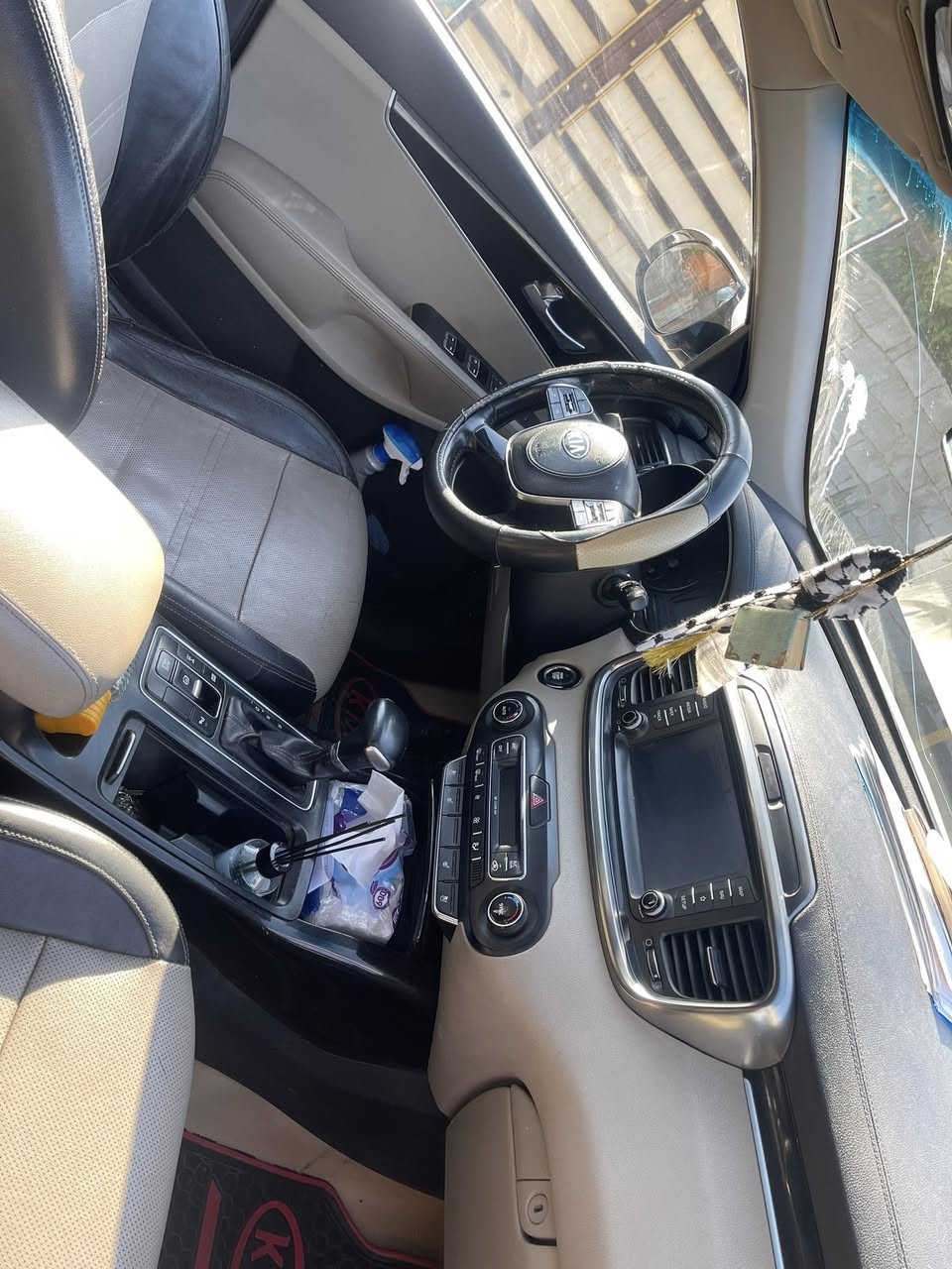 السلام عليكم …
سورنتوا 2018 شكل 20
محرك V6 /3500
خليجي حادثه باب وجاملغ الايسر
فول مواصفات للأخير
بانو راما
تخم تاير جديد
صدر جديد
شكل ال 20
جي بي اس
سايد بريك دكمه
4 انضمه قياده
بصمه
كشنات جلد وكهرباء
بردات خلفيه
جنطه كهرباء
ويل كروم 20
محرك V6
الرقم / بغداد  الدولي
المكان / صلاح الدين الدجيل
السعر ٢٣٠$ بيها مجال قليل
للاستفسار ***********
