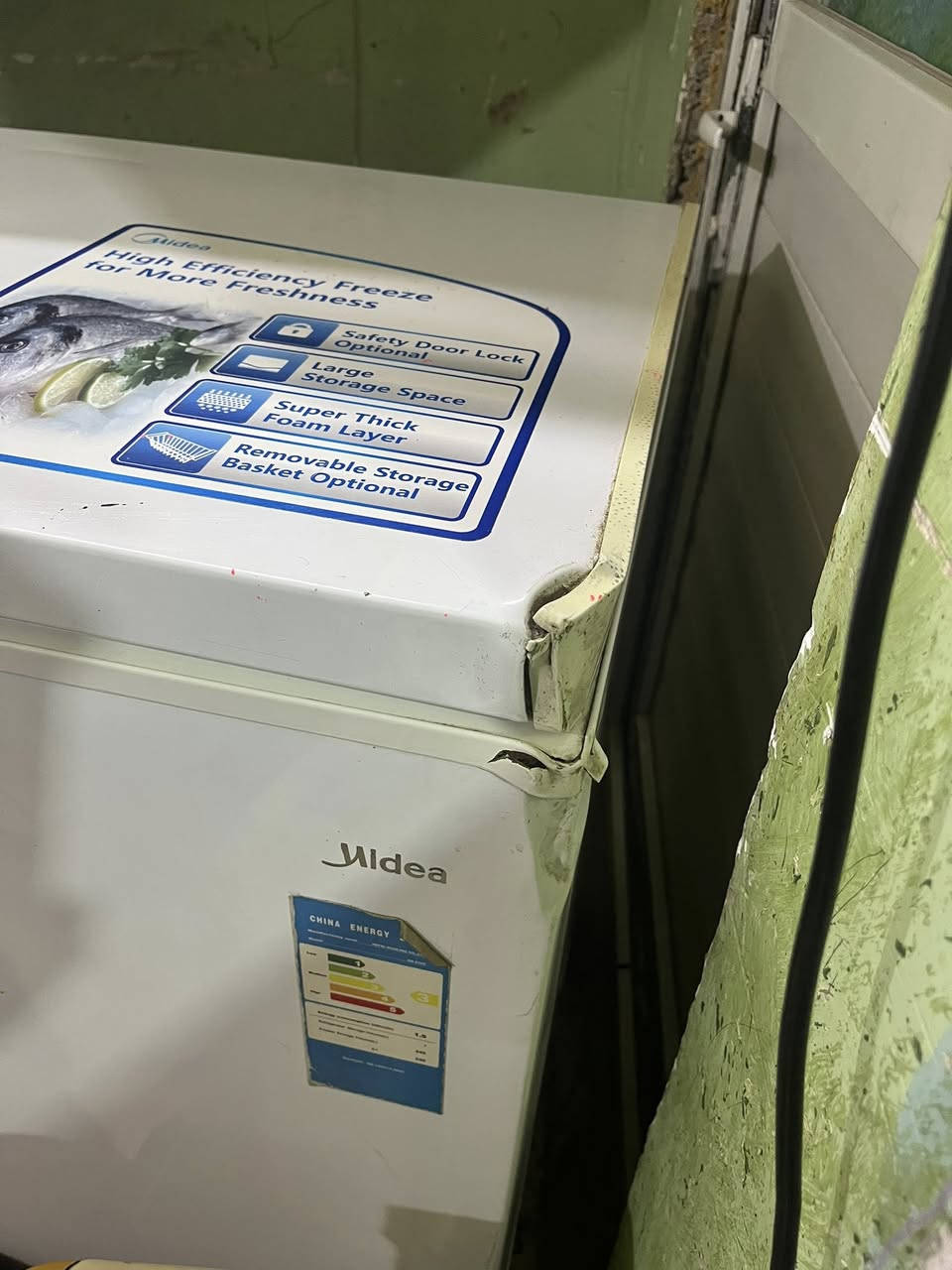 رمضان كريم. على الجميع. للبيع مبرده حجم اعتقد٥٠. نضيفه استعمال قليل  ومجمده  شغاله مداخله أي تصليح فقط بيه ظربه زغيره من  الشركه اثر التحميل مماثره ابد السعر ٣٥٠  الف  وبيهن مجال  مكان بغداد المعامل  للاستفسار ***********
