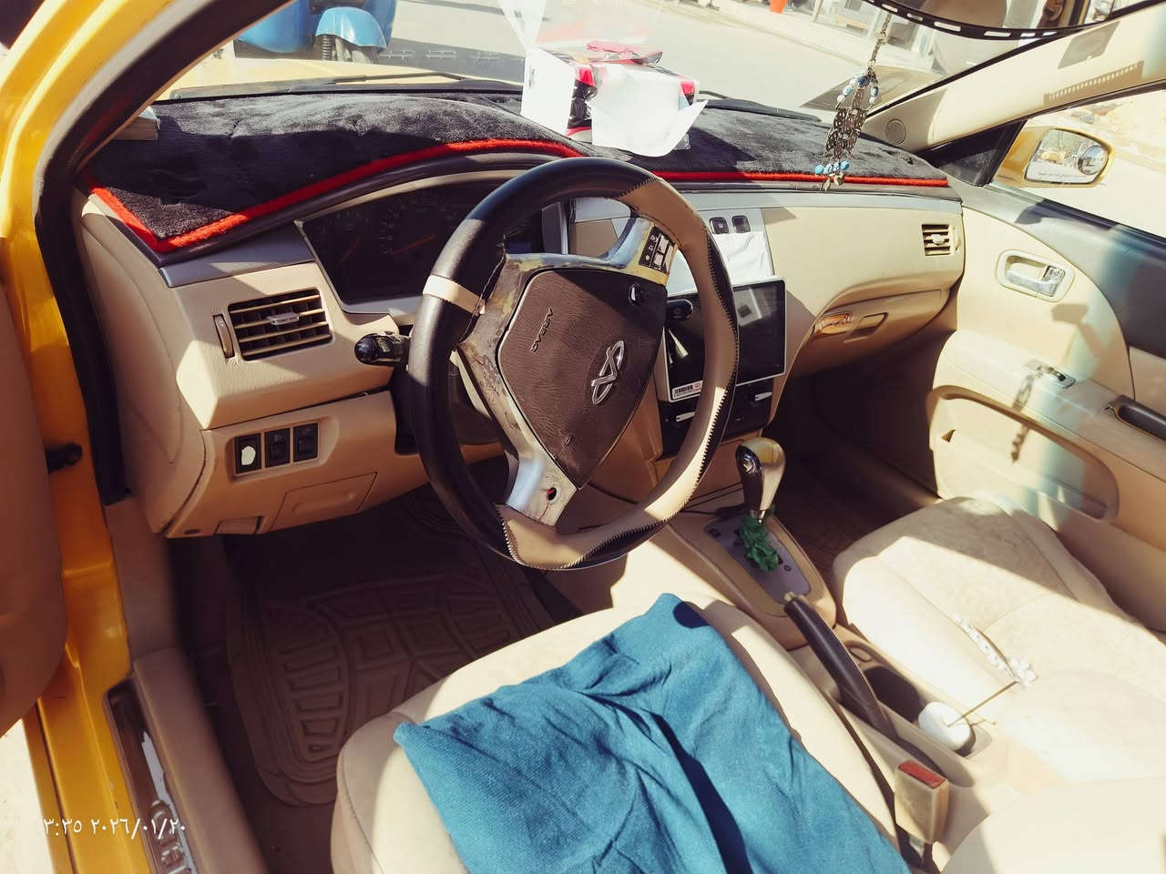 السلام عليكم شيري A5  للبيع موديل 2011 مصفرة هئية وغرامات محور كير ومكينه كامري الكشر مكفول عدا الجاملغ الي مبين بلصورة وهلالات معمرة سياره كله بلاد كهربايات كله شغاله خير من الله تخم تاير مشط جديد صدر جديد مكاني بغداد . الكماليه السعر ٤٦ وبيها مجال بسيط 
***********
