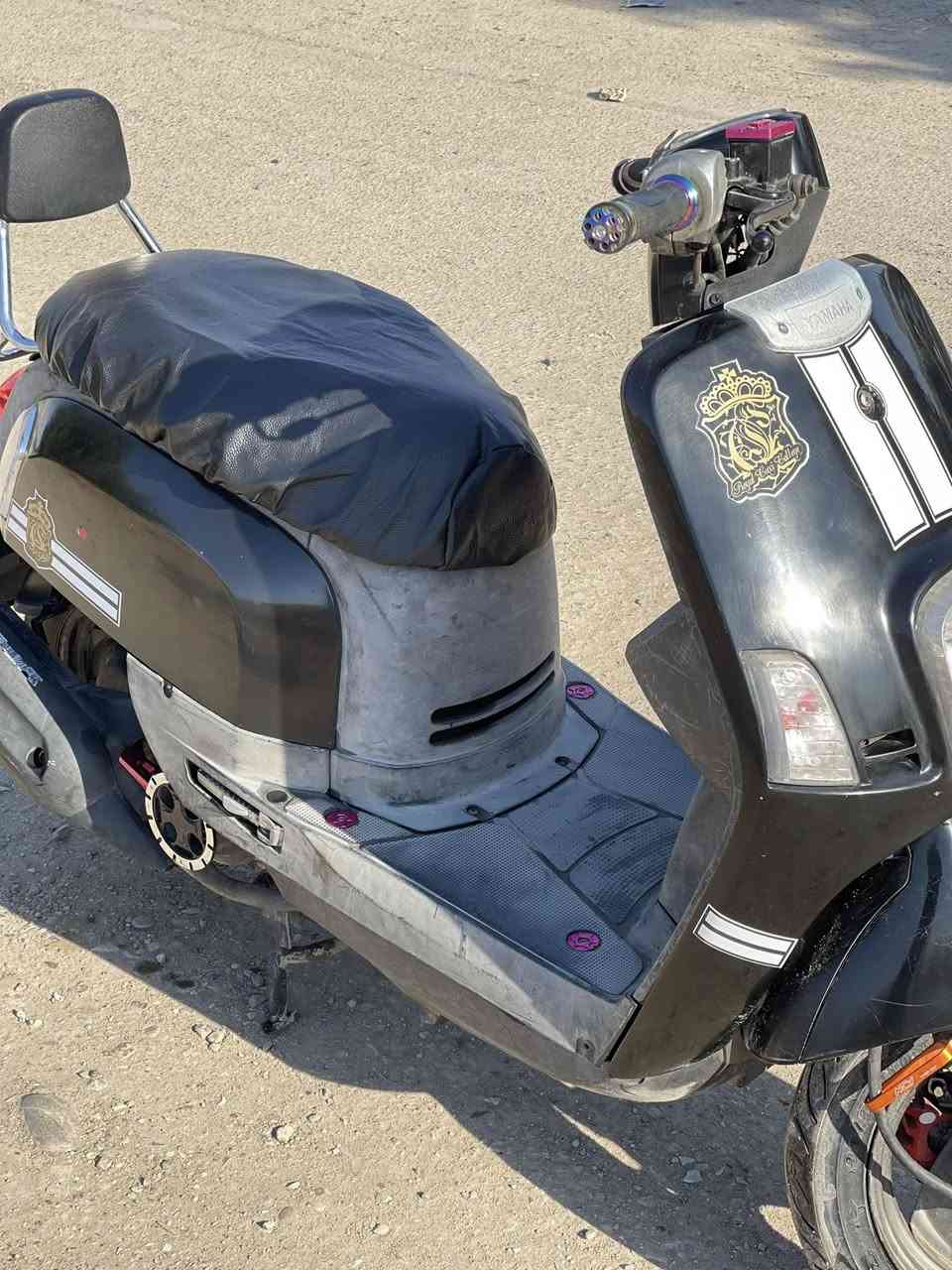 السلام عليكم دراجه بوليس مكفوله كفاله عامه مكينه الشعر 800 وبيها مجال للتواصل ***********
