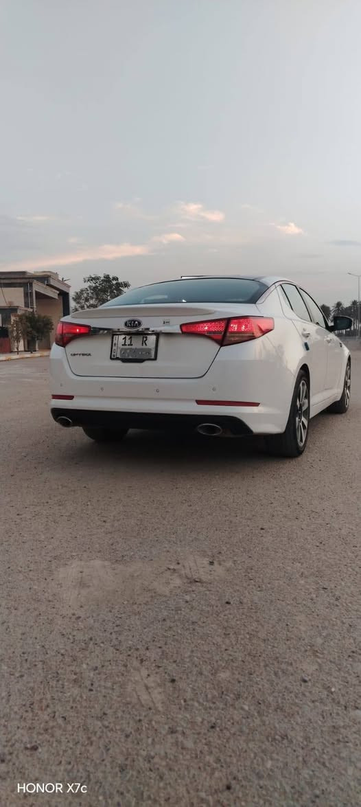 سلام عليكم
سياره: اوبتيما Optima
موديل : 2012 خليجي 
محرك السيارة :  2400 دوش
الرقم : بغداد تحويل ثاني يوم السياره باسمي
المواصفات : فتحة سقف بانوراما
مرايات شفط
 سياره تشغيل بنظام بصمه 
لايت زنون ابيض
حالة السياره: نظيفه بدون صبغ عام ( فقط جاملغ خلفي جه السائق وبنيد مرشوش) بدون ضربه السياره مكفوله من الضربه ايرباك سليم السيارة احلى من الصور 
رقم الهاتف :*********** اتصال +واتساب 
السعر  : 127 وبي مجال للشراي
