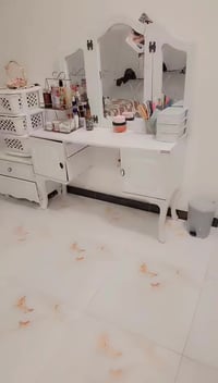 غرفة مستعملة • تحتاج ترتيب • البصرة حي الموظفين