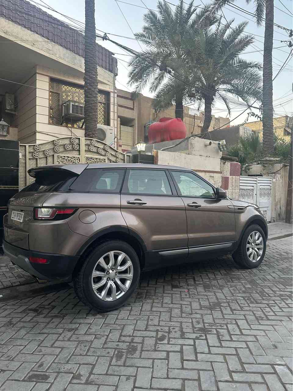 السلام عليكم 
السعر 143 ورقة 💲
 رانج روفر ايفوك 2016  سردار قمارة جام 

كفالة من الصبغ سيارة كل ادامتهة وتبديلات الدهن بالشركة لون مميز 
مواصفاتهة : 
كير ماوس
مري شفط
حساسات ورادار 360 
وكامرة 
 خمس وضعيات قيادة 
شفتات بالستيرن 
تحكمات 
سستم صوت 
مانع انزلاق 
نزول منحدرات 
قطعتين تبريد 
رقم بغداد باسمي تحويل ثاني يوم 

مكاني بغداد الجديدة 
*********** بغداد, العراق
