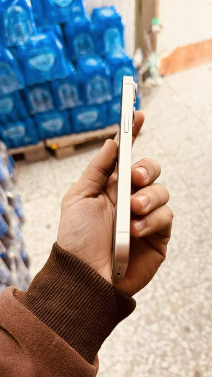 ايفون 13عادي
للبيع بطاريه 88
اجهاز فقط ضهره مكسور 
اكارتونه موجوده شرق اوسط 
انطيني سعر او اخذه
ارقم ***********
بيه واتساب
