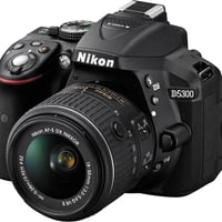 🔴كاميرا للبيع Nikon 5300d  مع كامل الملحقات  رام 16 gb  ثلاث بطاريات  ...