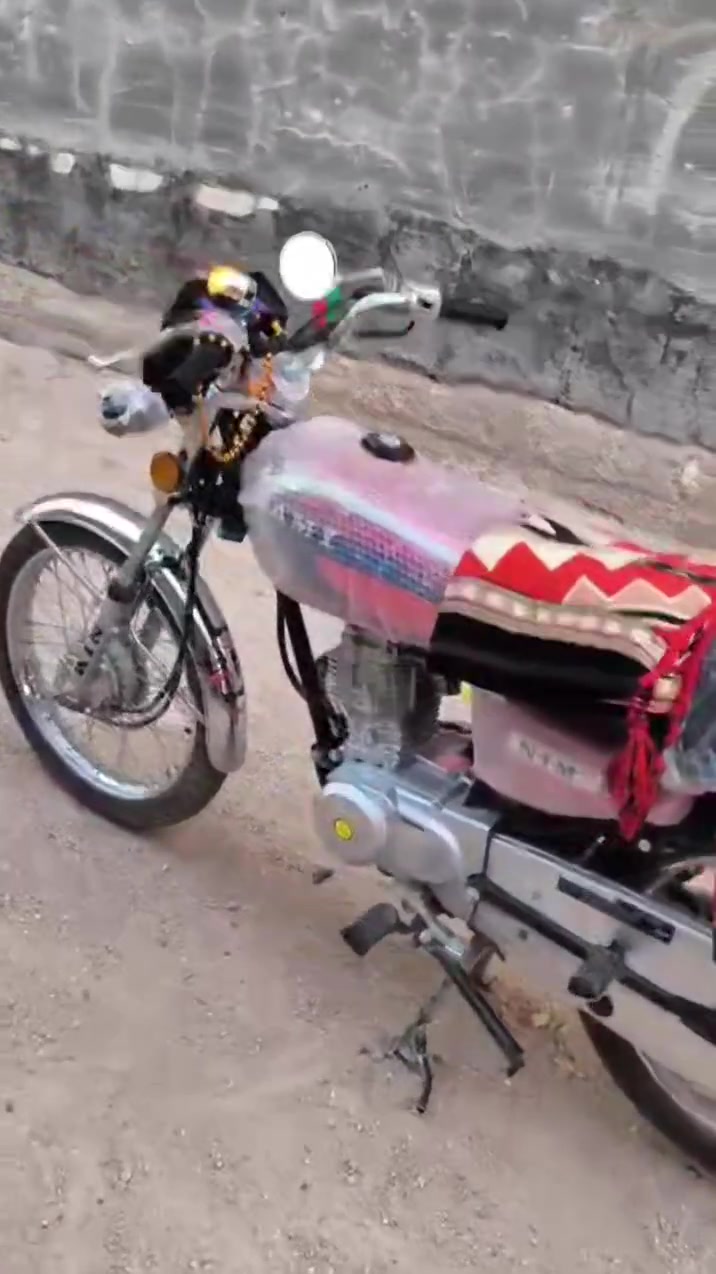 دراجه نضيفه اربعه كير للبيع موديل2026
700وبيه مجال


**إذا كنت صاحب هذا الإعلان وتريد حذفه لأي سبب، رجاءا أرسل رسالة إلى الدعم الفني**