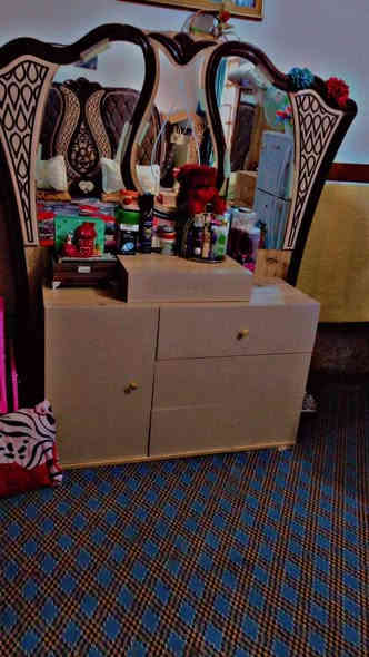 من رخصت الدمن سلام عليكم ورحمه الله وبركاته اخشاب مال غرفه كامله للبيع نوع تركي  اخشاب كلش حلوه وسعره مناسب السعر 375 قفل سعره نال جهاز الله وكيلكم المكان النجف الاشرف شارع السبيس الرقم ***********
