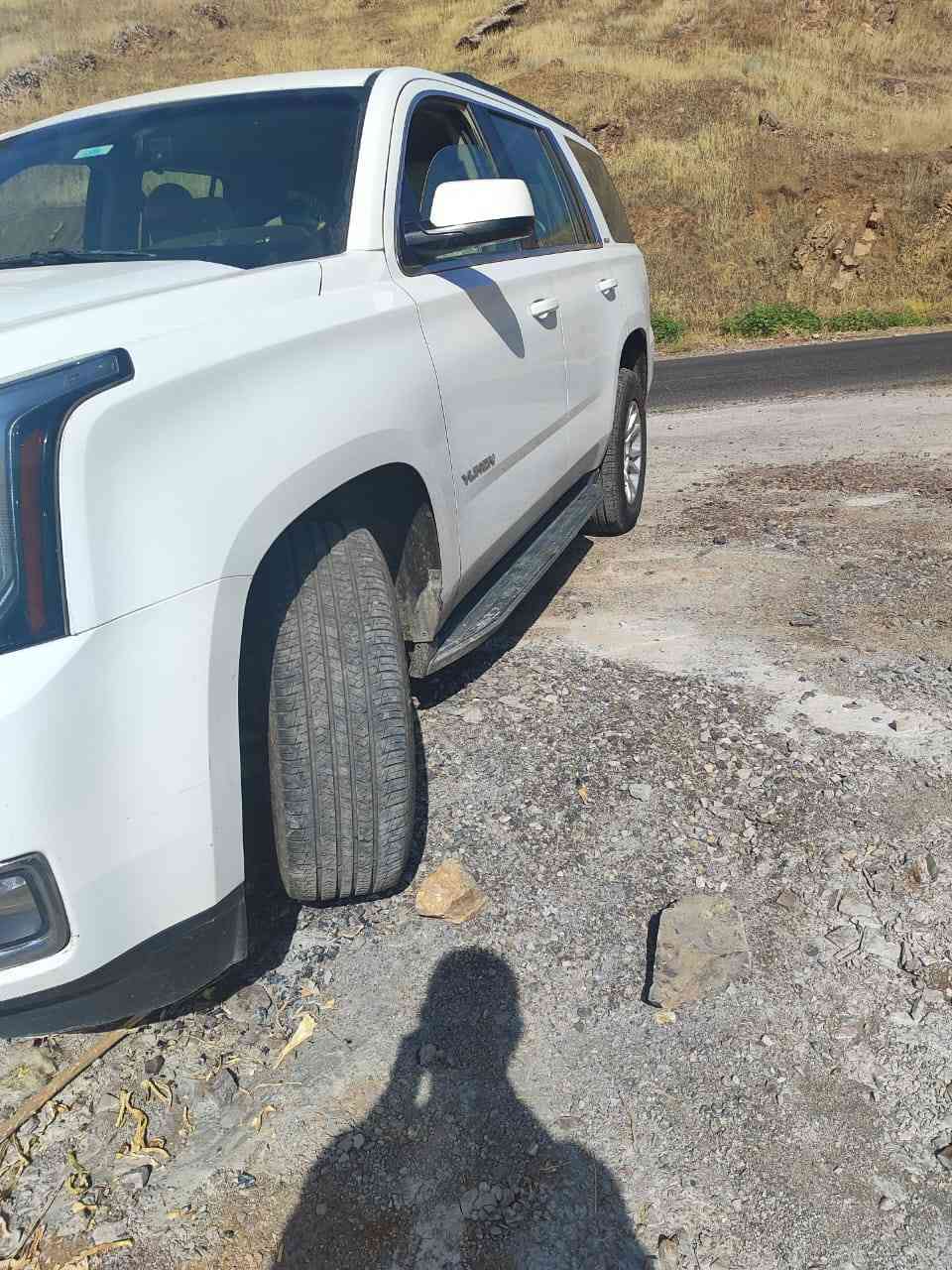 GMC يوكن
موديل 2017
خليجي
فئه SLE
مكفوله كفاله عامه 
سعة المحرك 53000
مغلفه ربع نانو 
ماشيه 160000km
السعر 35000 دولار ( 3 شدات ونص )
رقم ***********
