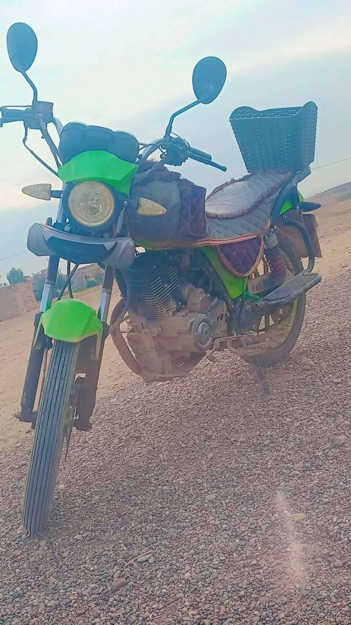 السلام عليكم اخوان عندي هاذه الموطور للبيع موديل 23 ما واصله صبانه عليء شرط ماشاءالله فول مال جناي كلو بلادي شرط انطيك بي ثلث سويجات 
ترايك الموصل بعد شتريدون😆 اخوان ابيع مستعجل مكاني الزاب الشراي يتصل ويدلل ***********
