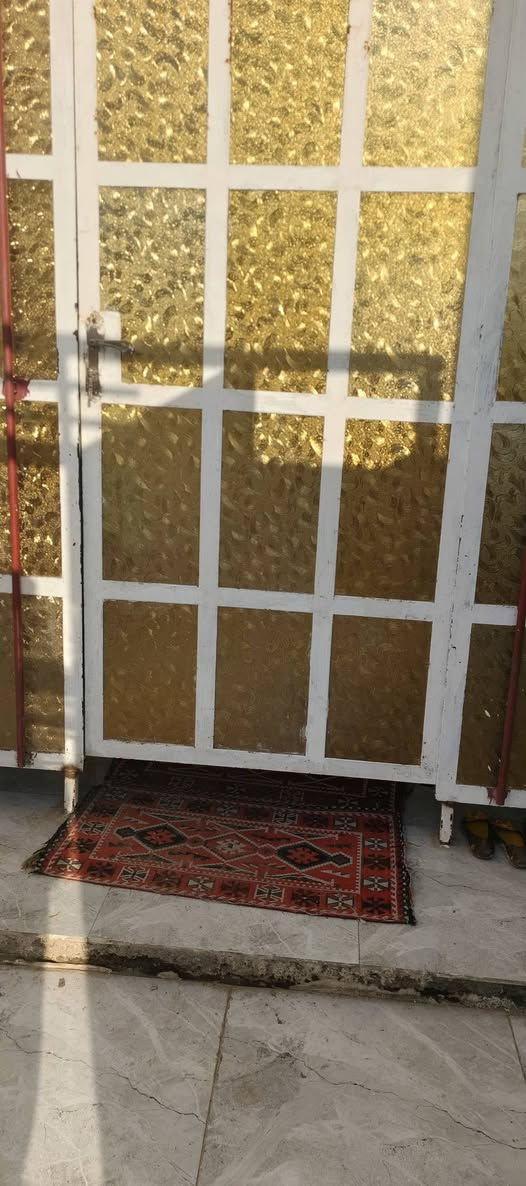 بيت اللبيع مساحه 100 متر مربع ملك صرف طابو زهور موقع حي السماح 24 يحتوي علئ ستقبال وهول ومطبخ غرفتين نوم 
السعر 77 وبي مجال 
اللستفسار ***********
